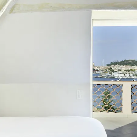 La De La Pinede Hotel 5*
